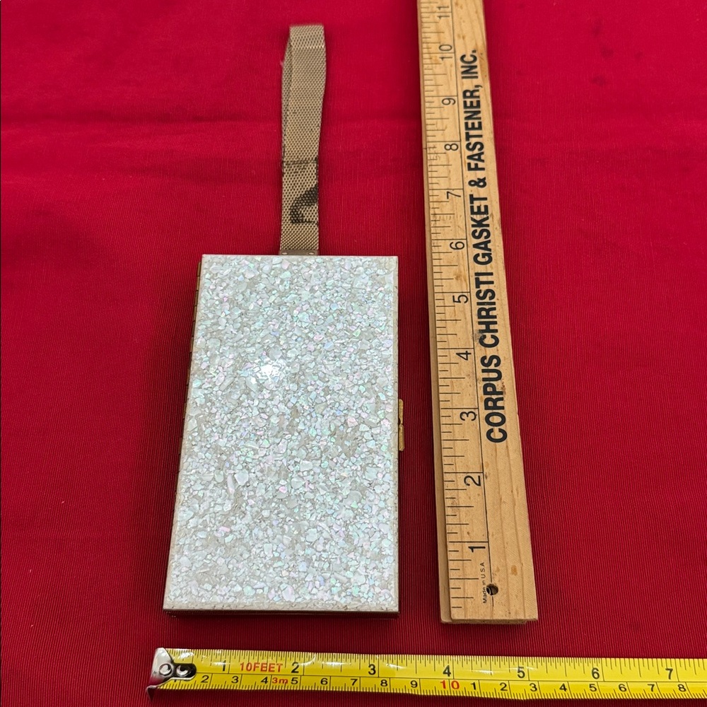 Vintage iridescent confetti lucite makeup Compact, serpentine handle (mlb/rmt)